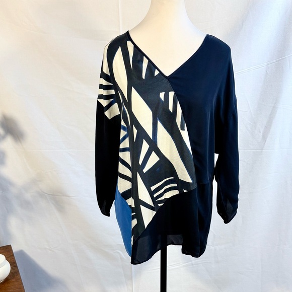 ♨️Lafayette 148 New York Silk Asymmetrical Graphic Top Size M🧡 - Picture 2 of 9